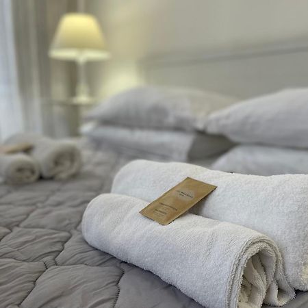 Bb Essenze Bed & Breakfast Palermo Exterior photo