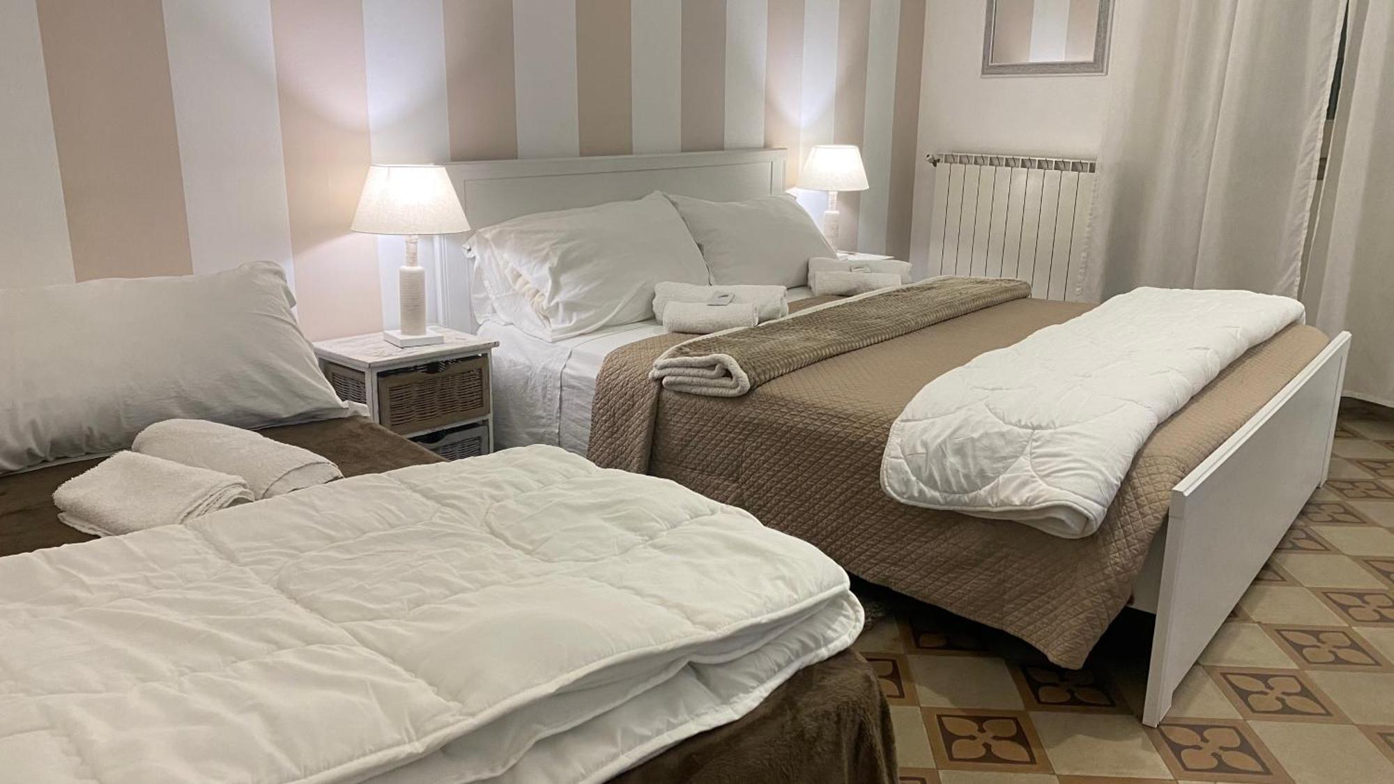 Bb Essenze Bed & Breakfast Palermo Exterior photo