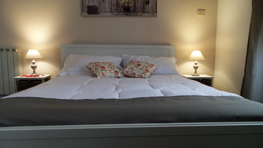 Bb Essenze Bed & Breakfast Palermo Exterior photo