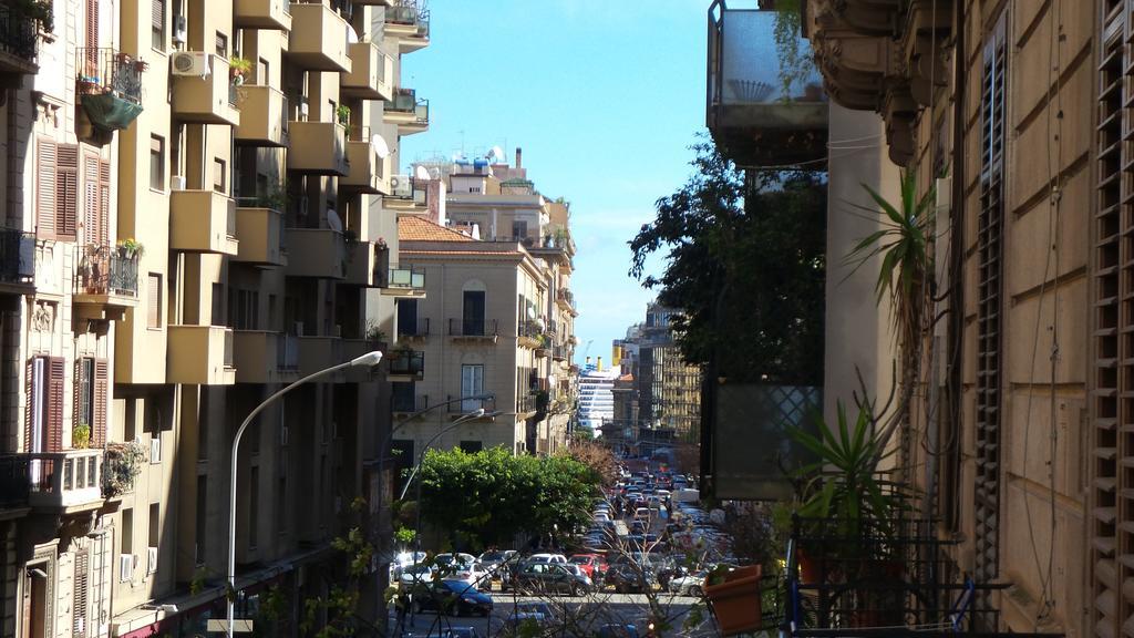 Bb Essenze Bed & Breakfast Palermo Exterior photo