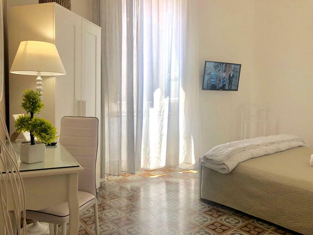 Bb Essenze Bed & Breakfast Palermo Exterior photo
